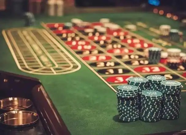 ltdtoto slot app showing slot game interface and sportsbook betting options